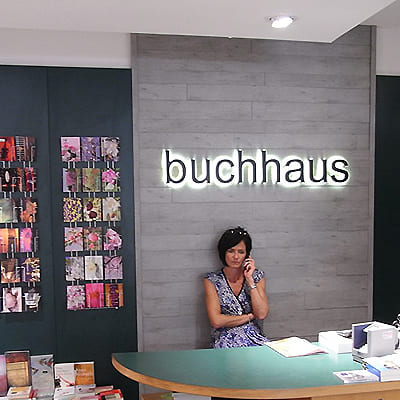 Design Buchshop mit Cafe